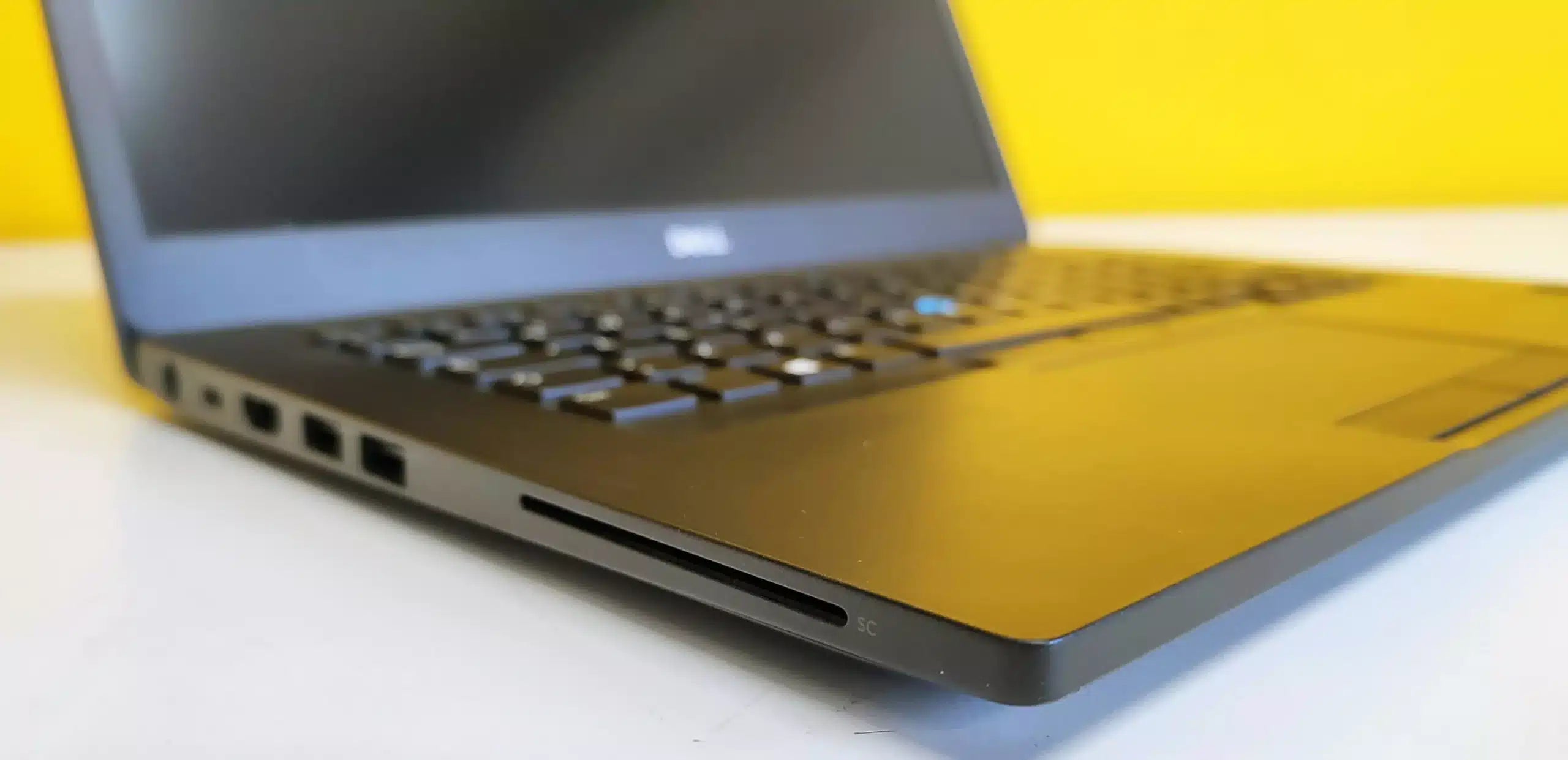 DELL Latitude 7490 DELL Latitude 7490